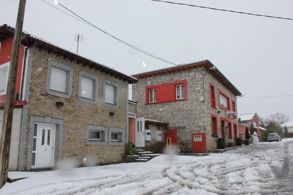 Hotel Asador Rindion Tineo Esterno foto